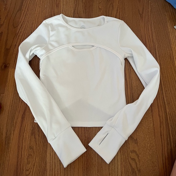 Workout top - Picture 1 of 4